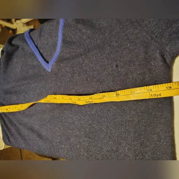 Cashmer Italy Wool  Sweater, Women, V-neck,  Blue, Soft, Lightweight,  S - Picture 9 of 10